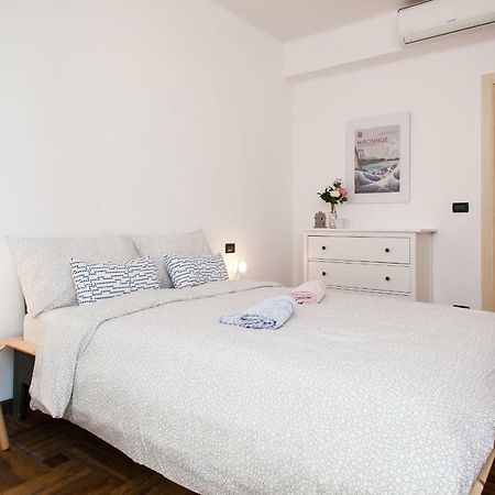 Casa Liberta - Downtown Modern Apartment With Airconditioning San Remo Exterior foto